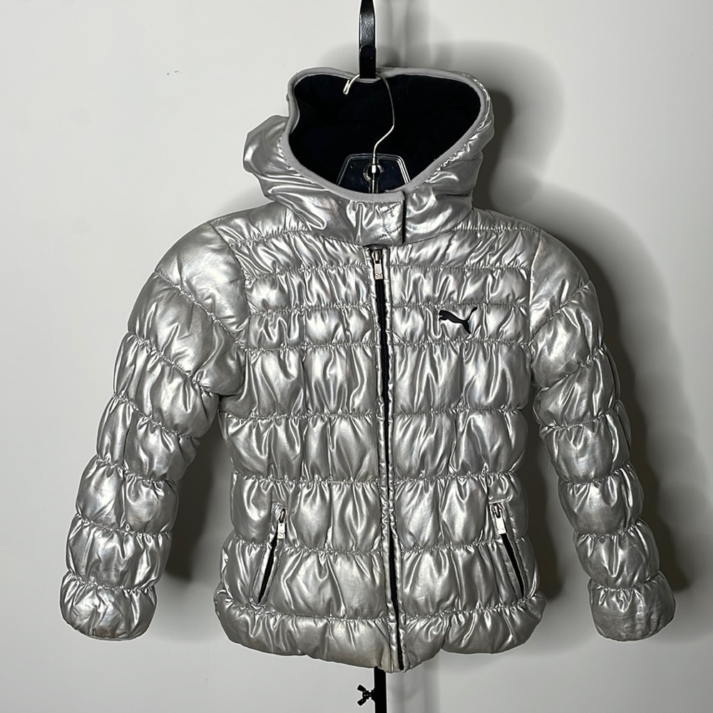 Puma Girls Puffer Jacket - warm and cozy Size 5 Silver with Zip Pockets